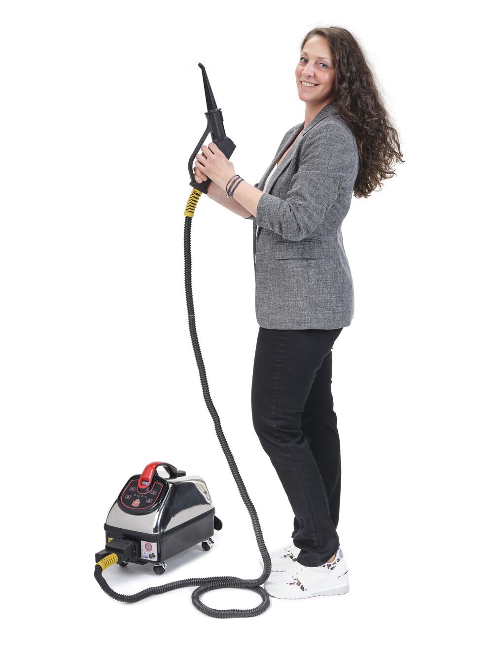Christine Kogler mit dem Thermostar Dampfgerät